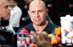 Abilio entrega aparelho de ressonância que faz 900 exames por mês