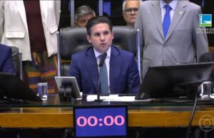 Câmara aprova PEC que blinda parlamentares de ações penais em 1º turno