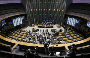 Pressão popular contra PEC da Blindagem piora clima para votar