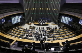 Pressão popular contra PEC da Blindagem piora clima para votar