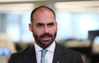 Motta barra Eduardo como líder e abre caminho para cassação