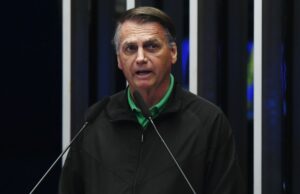Bolsonaro passa mal e é levado para hospital em Brasília