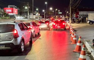 Blitz fecha a Miguel Sutil nos dois sentidos e prende 16 motoristas