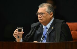 'Emendas PIX': Dino cita indícios de crimes e suspende repasses a 9 cidades