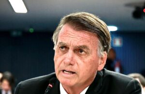 Lula assinará cassação de medalha exibida por Bolsonaro caso ocorra pena militar