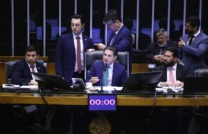 AO VIVOCâmara discute PEC que permitiria ações penais só com aval do Congresso