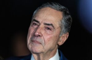 Barroso pede sessão extraordinária para julgar descriminalização do aborto