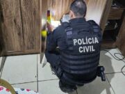 Operação mira líder e braço direito por extorsão a comerciantes