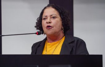 Festa de vereadora reúne desafetos políticos em Cuiabá; vídeo