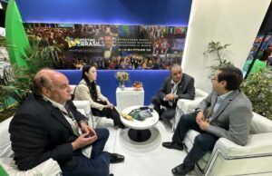 Governo de MT se reúne com três empresas aéreas na Argentina