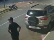 Homem é flagrado furtando moto em avenida de cidade em MT