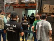 Polícia dá “batida” em distribuidora e apreende 7 mil whiskies