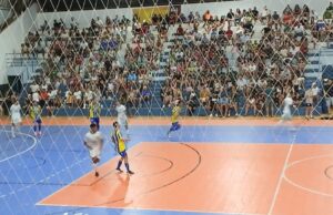 Público comparece para prestigiar as finais das Copas Ariosto e Helena da Riva de Futsal