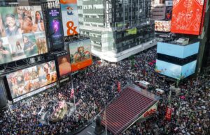 Milhares vão às ruas nos EUA e na Europa em protestos contra Trump