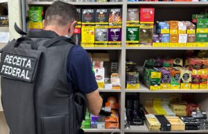 Receita Federal e PF prendem quatro e bloqueiam R$ 150 milhões