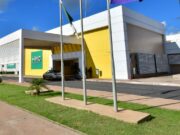 Homem é esfaqueado 9 vezes por ex da atual namorada em Cuiabá