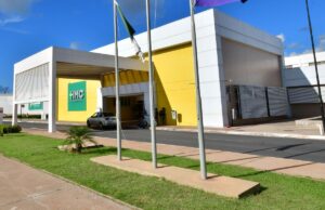 Homem é esfaqueado 9 vezes por ex da atual namorada em Cuiabá