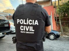 Polícia apreende arma, munições e objetos furtados em casa