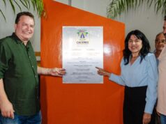 Moradores comemoram asfalto da Rua da Membeca em Cáceres