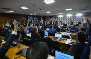 Lula exonera série de indicados do Centrão após derrubada de MP