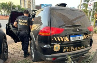 PF prende servidor de MT por lavagem e acha R$ 800 mil em espécie