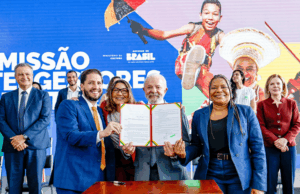 Lula e ministra Margareth Menezes enviam o novo Plano Nacional de Cultura ao Congresso — Ministério da Cultura