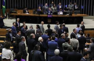 Congresso derruba vetos ao licenciamento ambiental e dá vitória expressiva à bancada ruralista