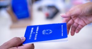 Desemprego fica em 5,2% em novembro e renova a menor taxa, diz IBGE