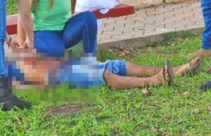 Homem é morto com golpes de faca em praça pública de MT