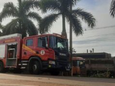 Bombeiros realizam desencarceramento de corpo de carro em acidente