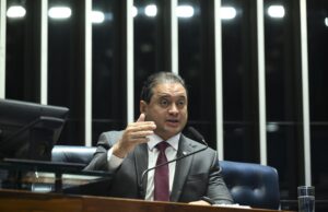 Escândalo no INSS: senador Weverton Rocha é alvo de buscas da PF
