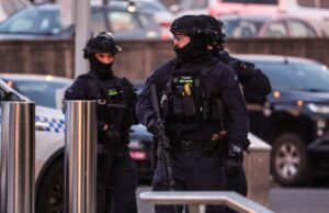 Premier de Israel chama ataque na Austrália de ‘assassinato a sangue frio’; israelense e rabino britânico estão entre os mortos