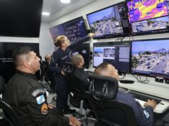 Copacabana espera 2,5 mi no réveillon; mar forte após chuva gera alerta