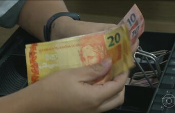 Governo publica decreto que oficializa reajuste do salário mínimo para R$ 1.621 em 2026