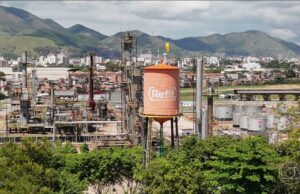 Refit, que deve R$ 10 bilhões ao RJ, ganhou incentivo fiscal do governo Cláudio Castro