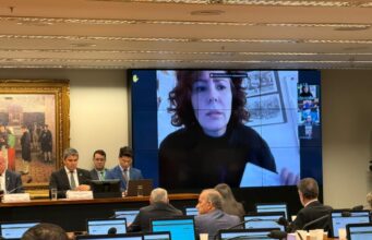 Câmara dos Deputados rejeita cassação do mandato de Carla Zambelli por condenação pelo STF