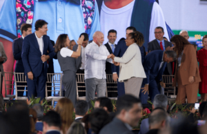 Ao lado de Lula, ministra participa de solenidade de inauguração de 107 obras da Educação e celebração de 99 mil escolas Conectadas