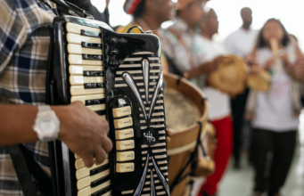 Presidente Lula e ministra da Cultura assinam decreto que institui a Política Nacional das Artes — Ministério da Cultura