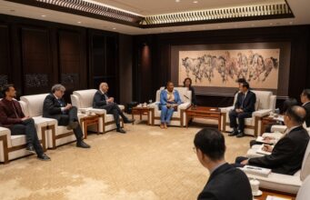 Em Pequim, Margareth Menezes se reúne com ministro da Cultura da China — Ministério da Cultura