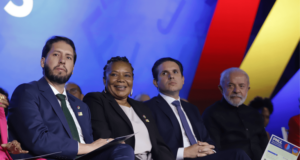 “Investir em cultura, investir em educação, é investir no futuro dessa nação”, diz Margareth Menezes durante premiação do Vivaleitura