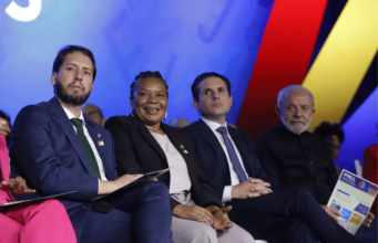 “Investir em cultura, investir em educação, é investir no futuro dessa nação”, diz Margareth Menezes durante premiação do Vivaleitura