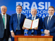 Ao lado de Lula, Margareth Menezes acompanha lançamento do programa Brasil Contra o Crime Organizado no Palácio do Planalto