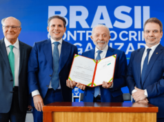 Ao lado de Lula, Margareth Menezes acompanha lançamento do programa Brasil Contra o Crime Organizado no Palácio do Planalto