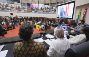 Ministra Margareth Menezes reforça diálogo com setor cultural em agenda oficial em Santa Catarina — Ministério da Cultura