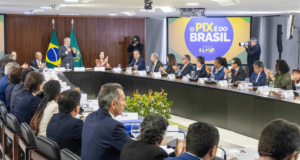 Margareth Menezes participa de reunião ministerial marcada pela defesa da soberania nacional — Ministério da Cultura