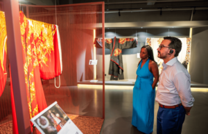 Delegação brasileira visita o Hengdian World Studios, o maior complexo de filmagens do mundo — Ministério da Cultura